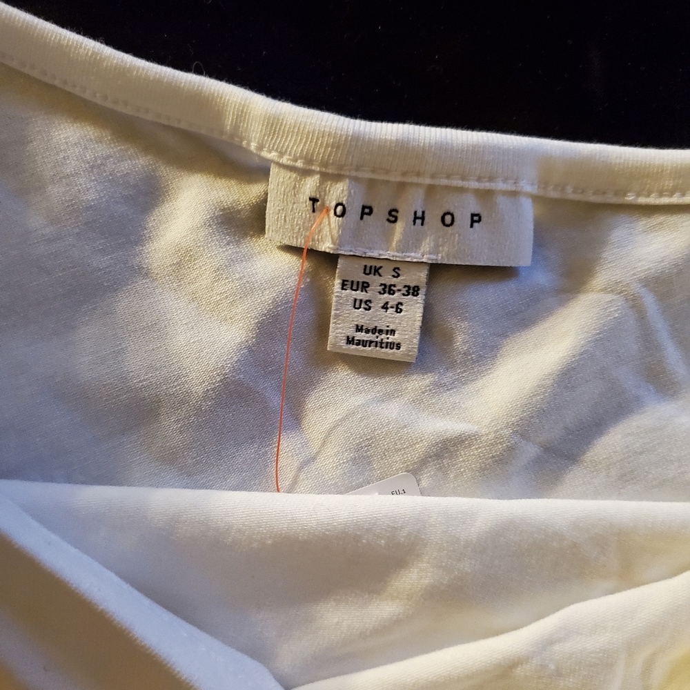 Cold Shoulder Top - Picture 3 of 4